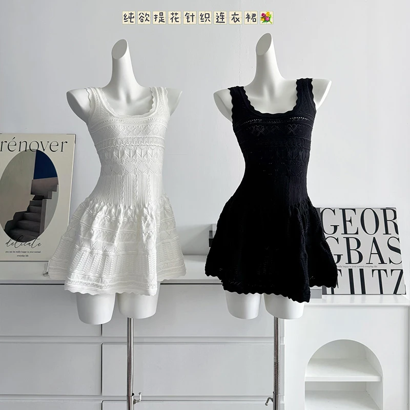 CHICHEN-春日圆舞曲-纯欲露背提花镂空针织背心连衣裙百搭短裙女