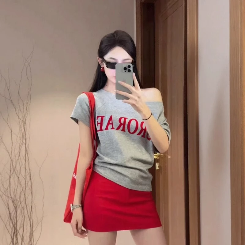 夏季新款美式复古辣妹露肩斜领短袖T恤女设计感小众宽松显瘦上衣