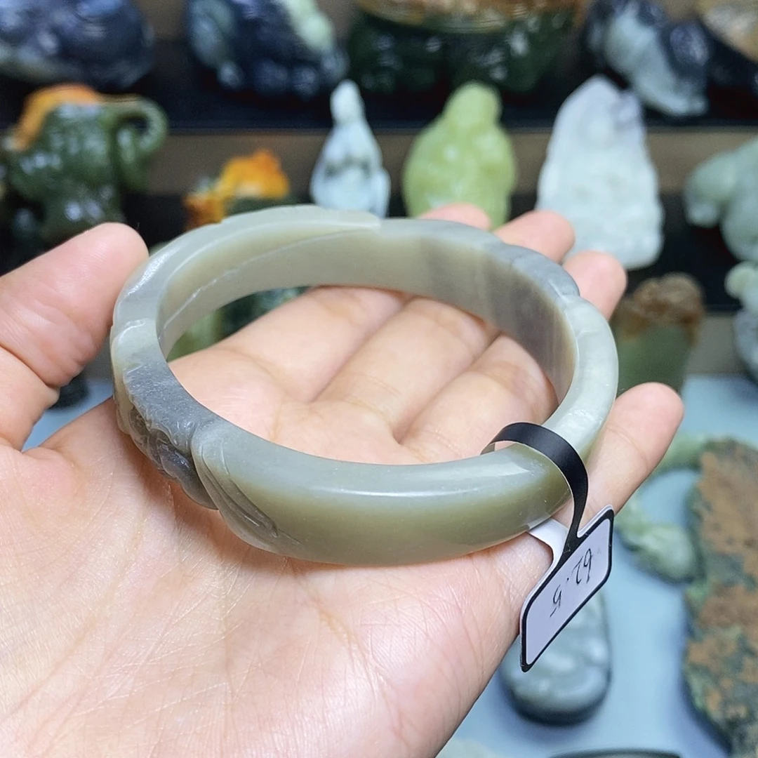 【闪购商品】颈饰未镶嵌和田玉刘*