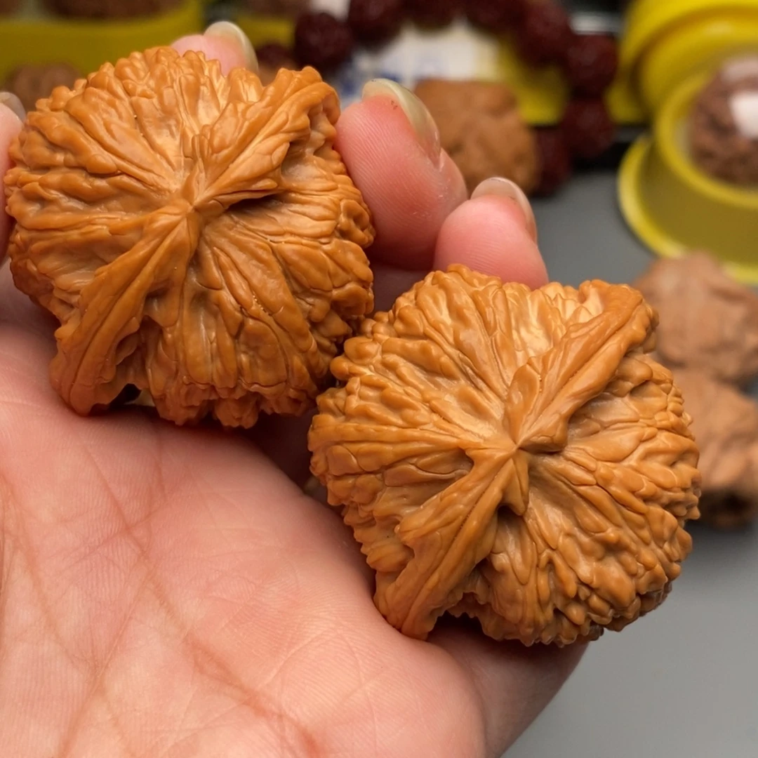 木质类文玩核桃球白