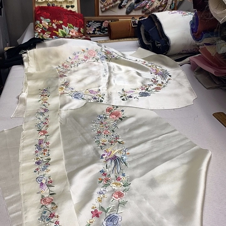 蚕丝真丝手绣花鸟图白色