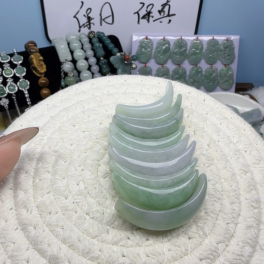 翡翠未镶嵌颈饰翡翠手牌