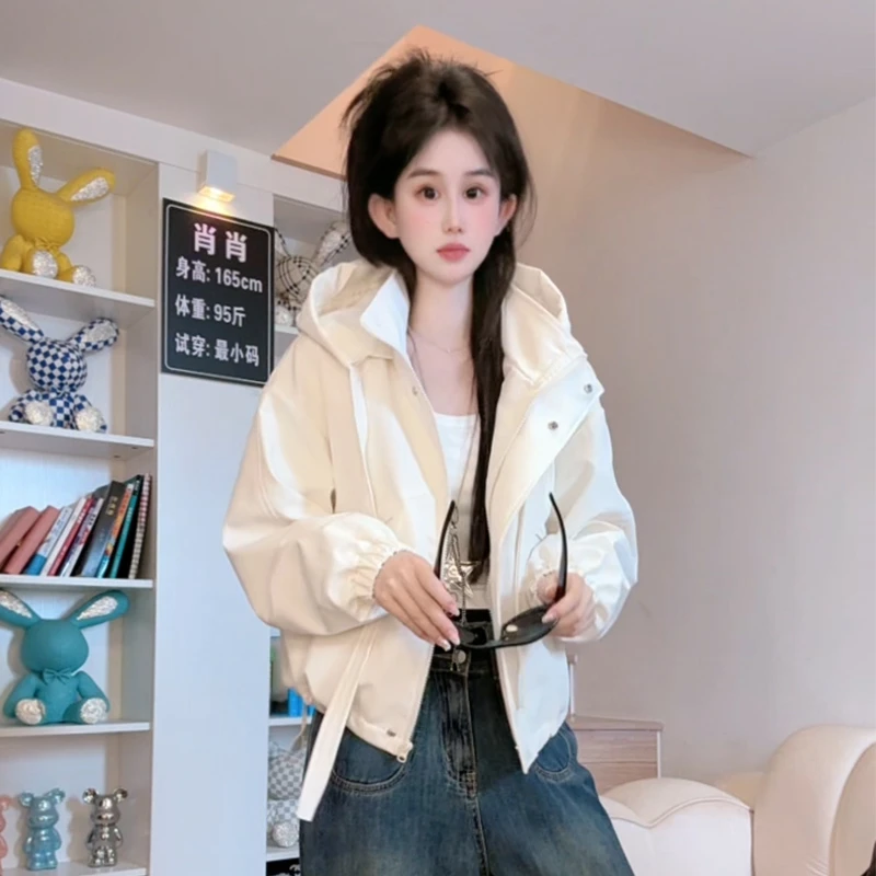 连帽冲锋衣短外套女2025年秋季新款休闲百搭防风夹克上衣外套