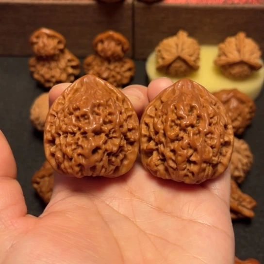 吊坠文玩核桃麒麟纹官帽