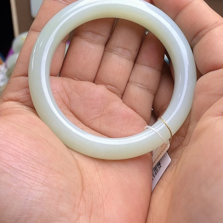 【闪购商品】未镶嵌手镯和田玉