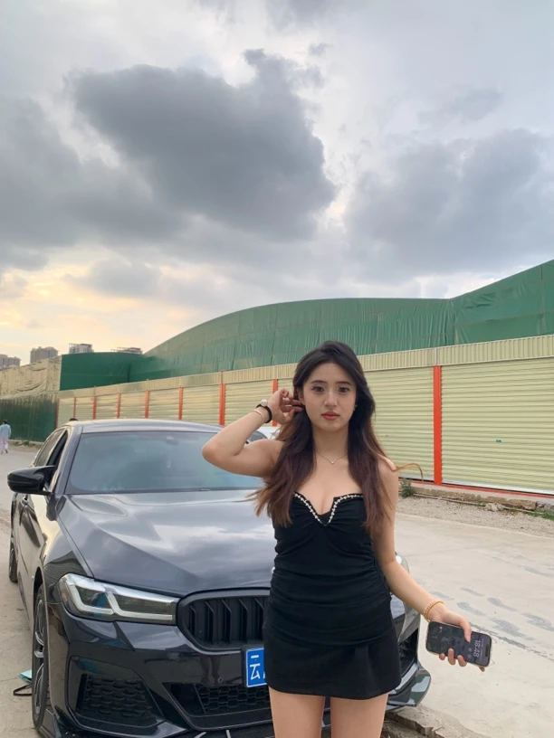 重工V领抹胸上衣修身时尚显瘦气质