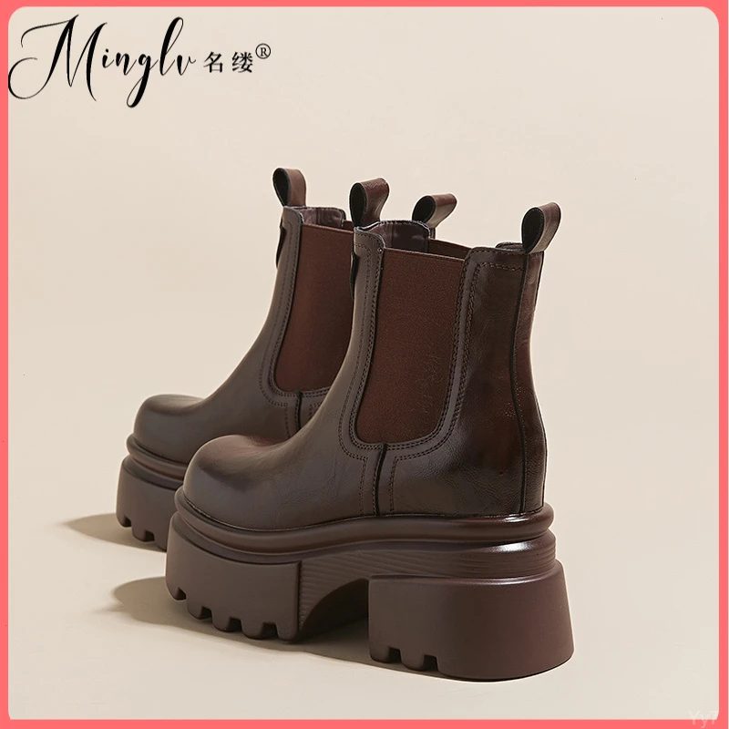 高级感名媛风洋气内增高加绒短靴女2025冬新款棕色厚底粗跟马丁靴