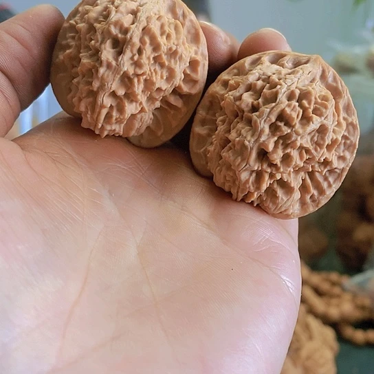 【闪购商品】把件文玩核桃39红皮乾隆纹