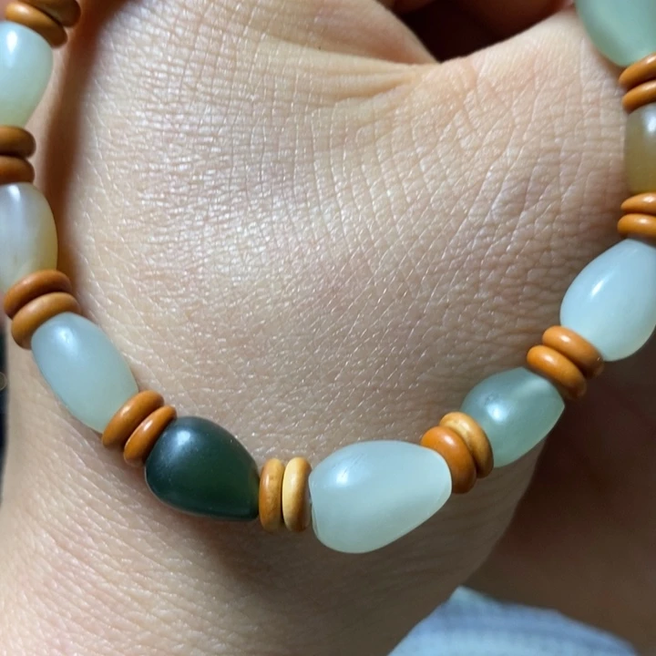 和田玉未镶嵌手链