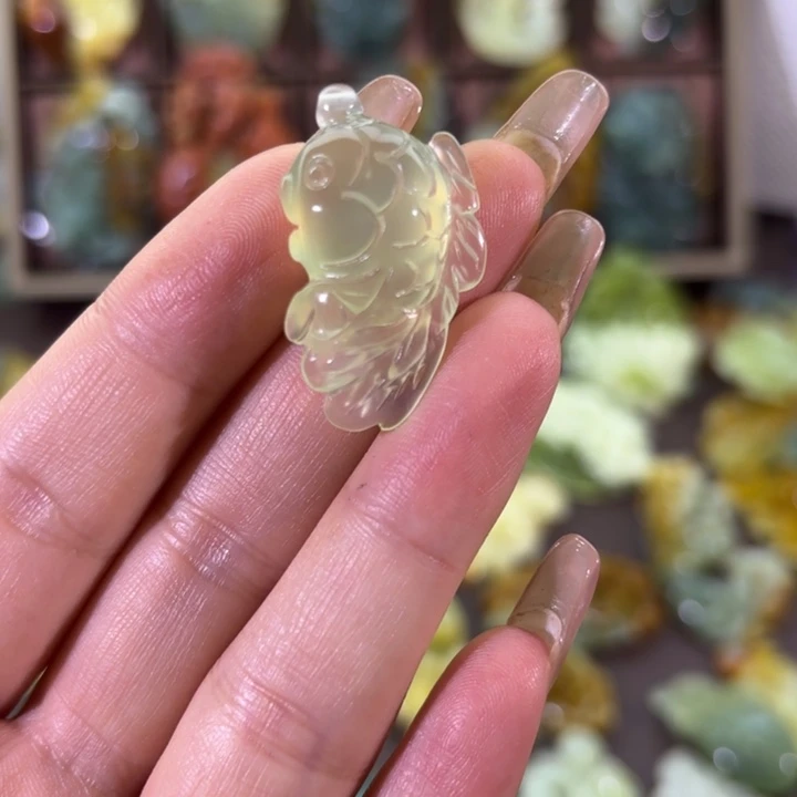 未镶嵌蛇纹石玉颈饰