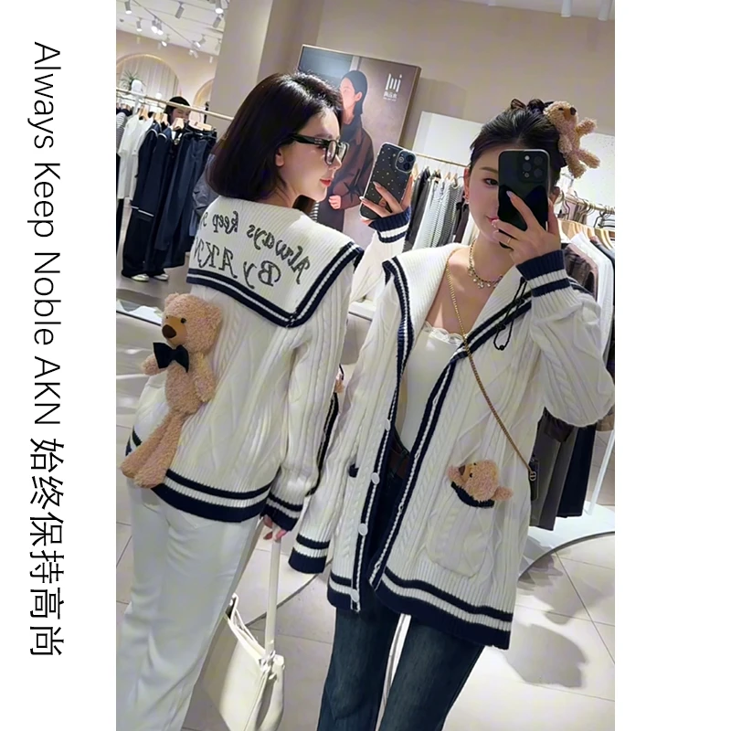 艾珂妮3002【小熊毛衣】学院风海军领刺绣条纹宽松版三只小熊毛衣