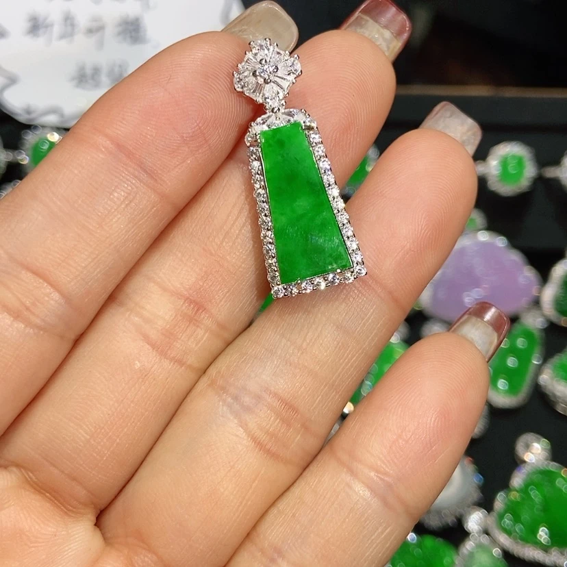 【闪购商品】翡翠颈饰未镶嵌天然翡翠