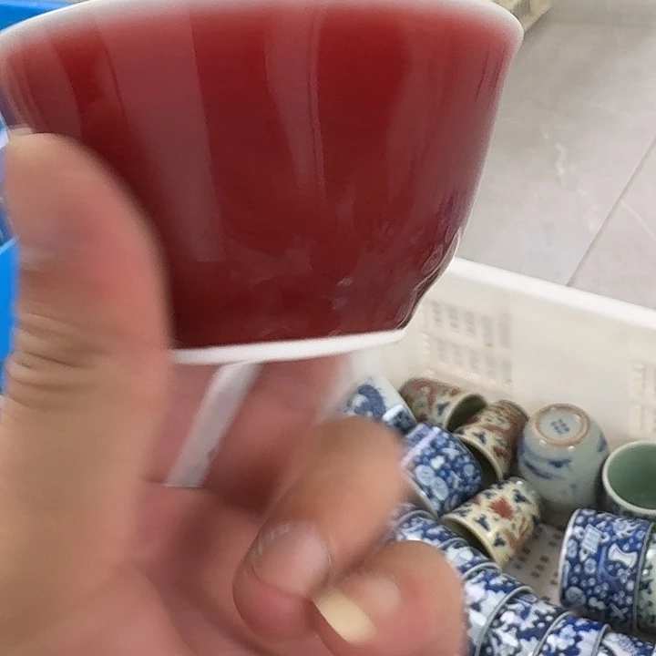 瓷片郎红卧足杯景德镇