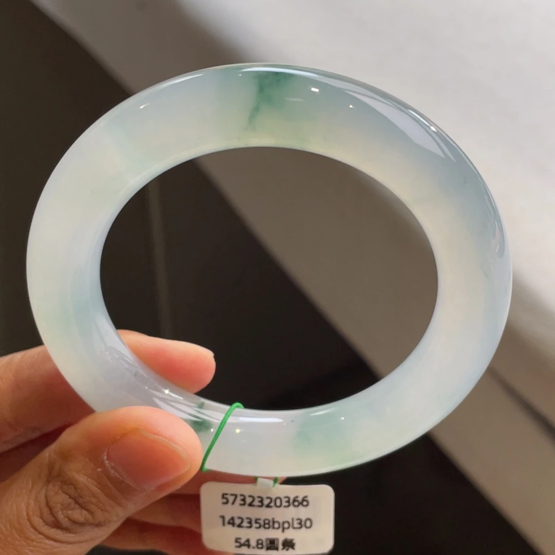 翡翠未镶嵌手镯冰胶飘花圆条【强推】