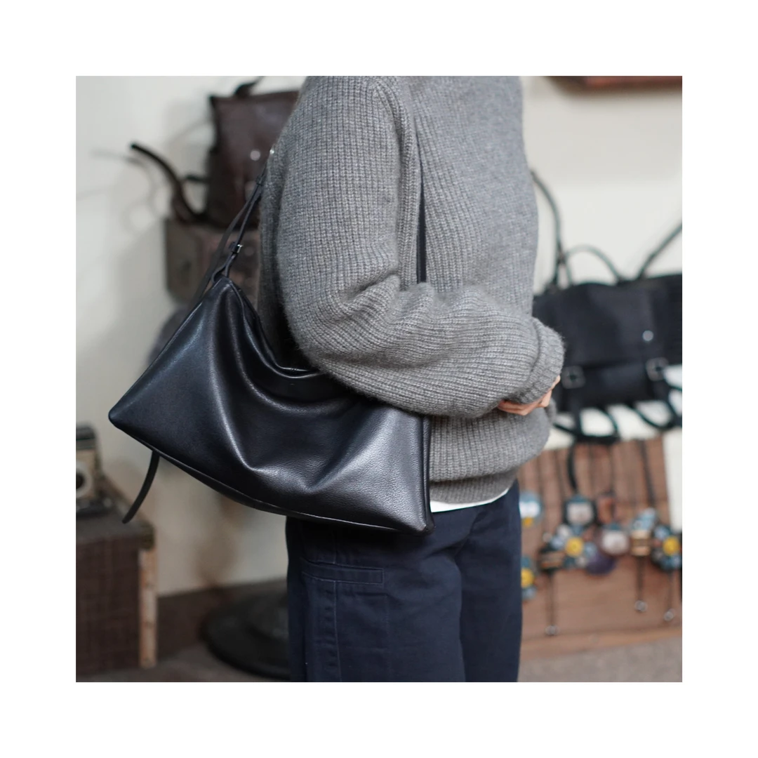 [冰语]2025春夏新款时尚百搭小众设计简约单肩云朵真皮女包241216