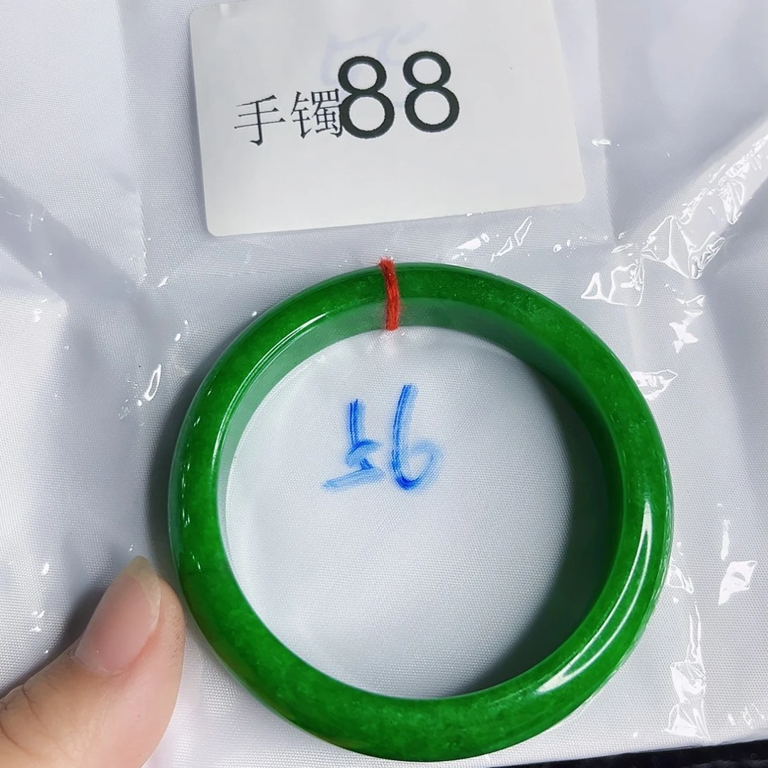 翡翠手镯未镶嵌手镯