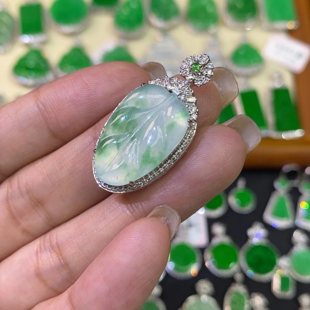 翡翠吊坠(不含链)18K金镶嵌吊坠