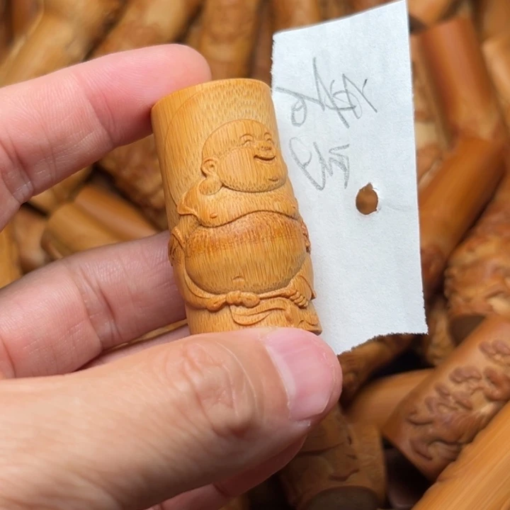 普***罗实心竹雕刻手把件