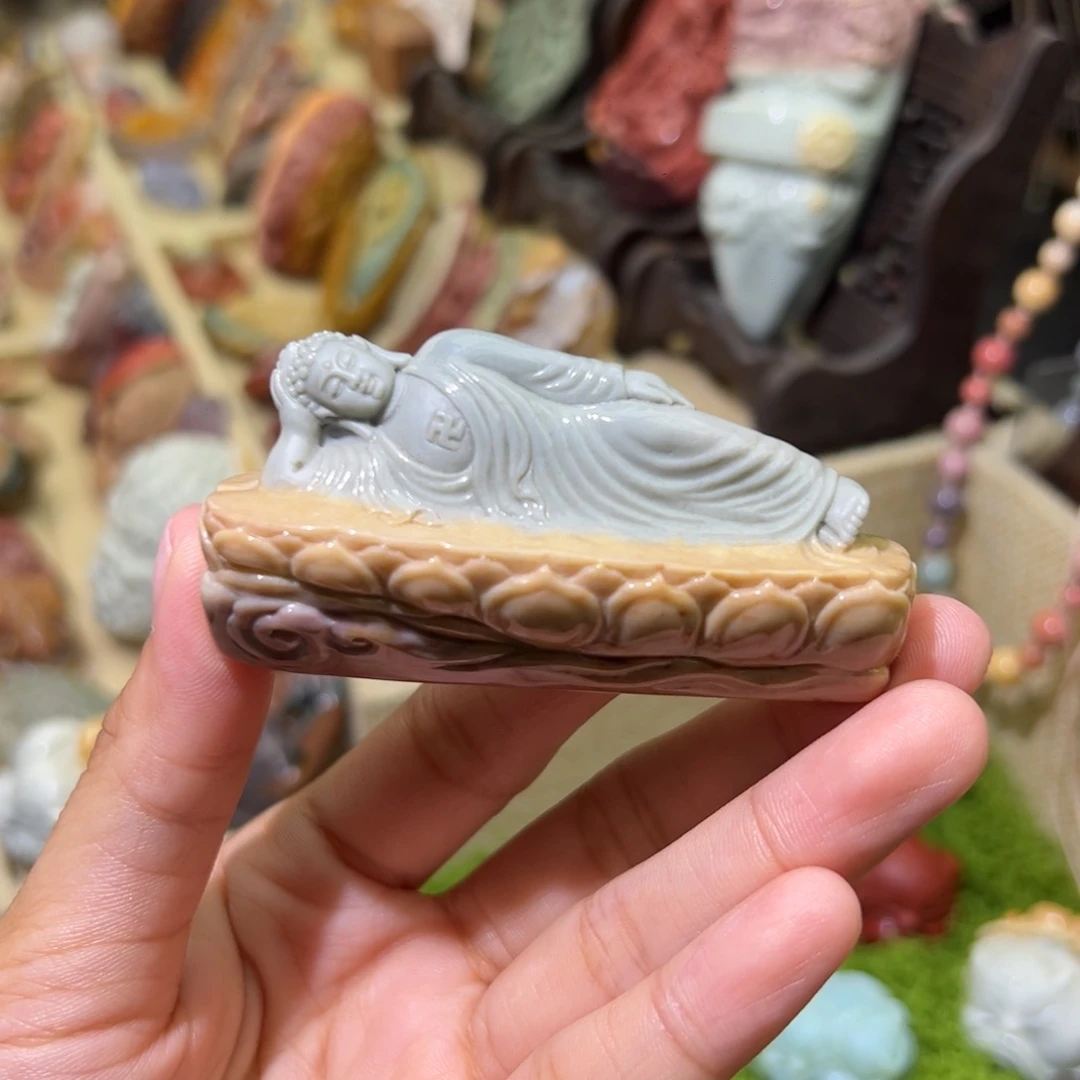 颈饰未镶嵌石英质玉