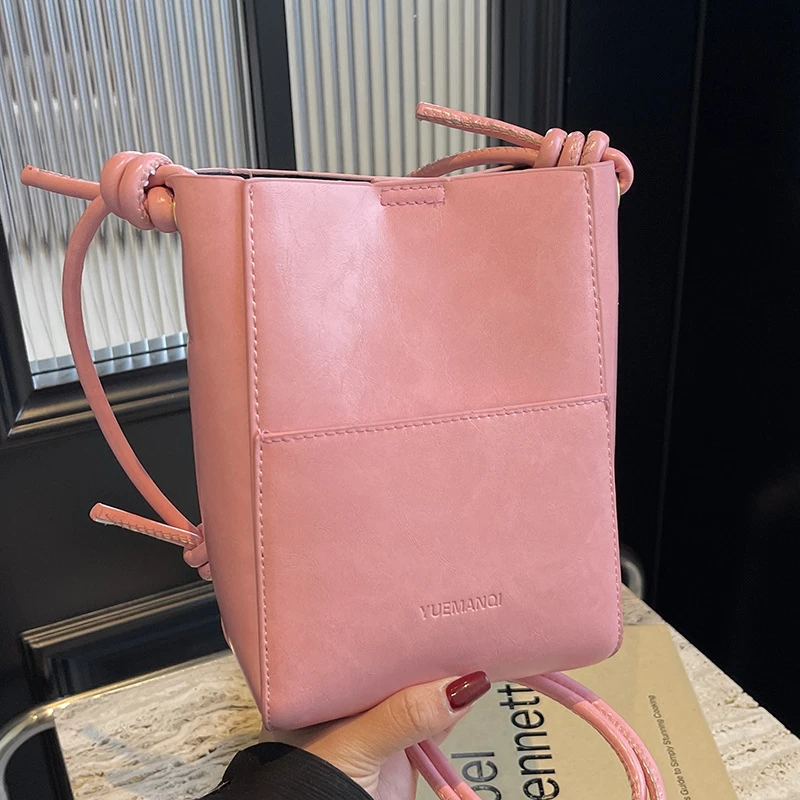 左九女包斜挎新款小众高级质感水桶百搭手机包包通勤百搭韩版时髦