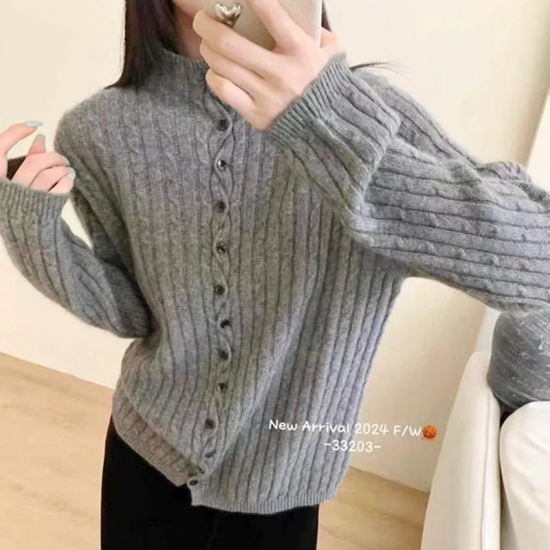 半高领麻花软糯单排扣正肩长袖针织衫百搭外套毛衣外搭女款2024