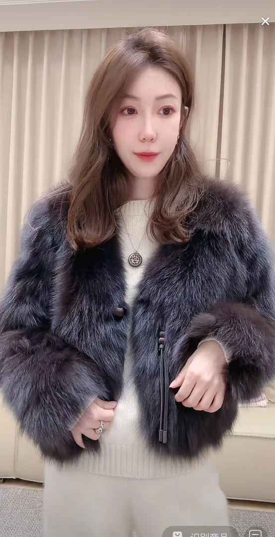 DEDM-DM•STUDIO/千金风奢华葫芦小扣狐狸毛V领皮毛外套（HL-0117）