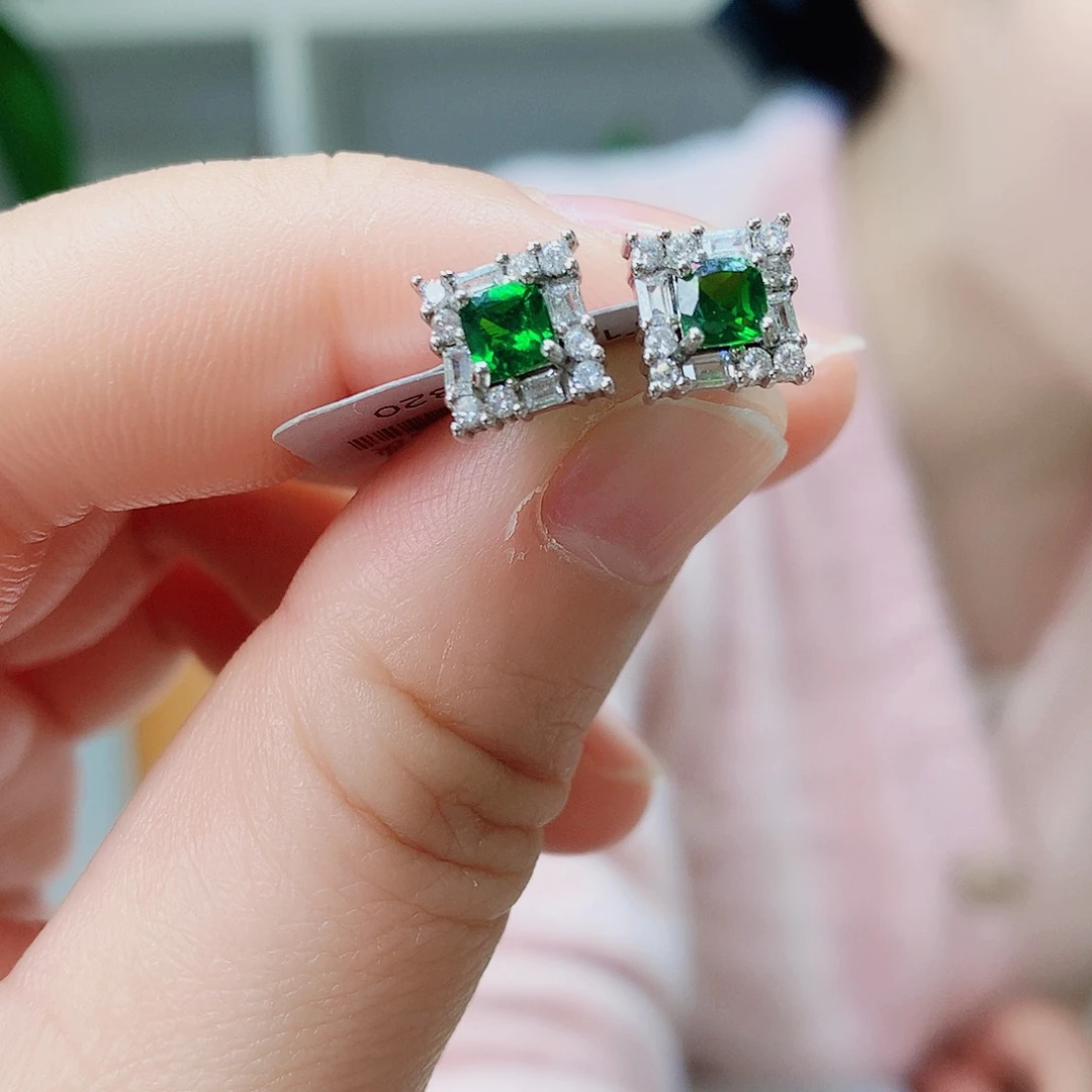 银S925镶嵌透辉石耳钉