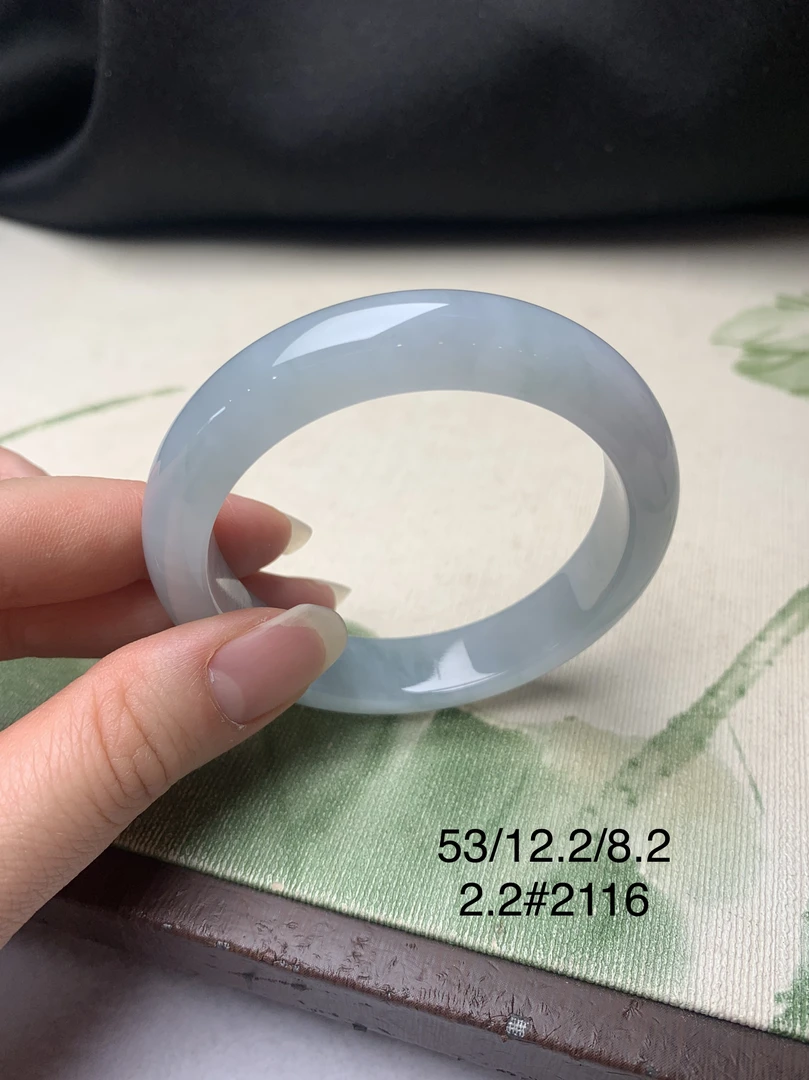 53圈口浅蓝水底色正圈天然缅甸翡翠手镯#货号2116