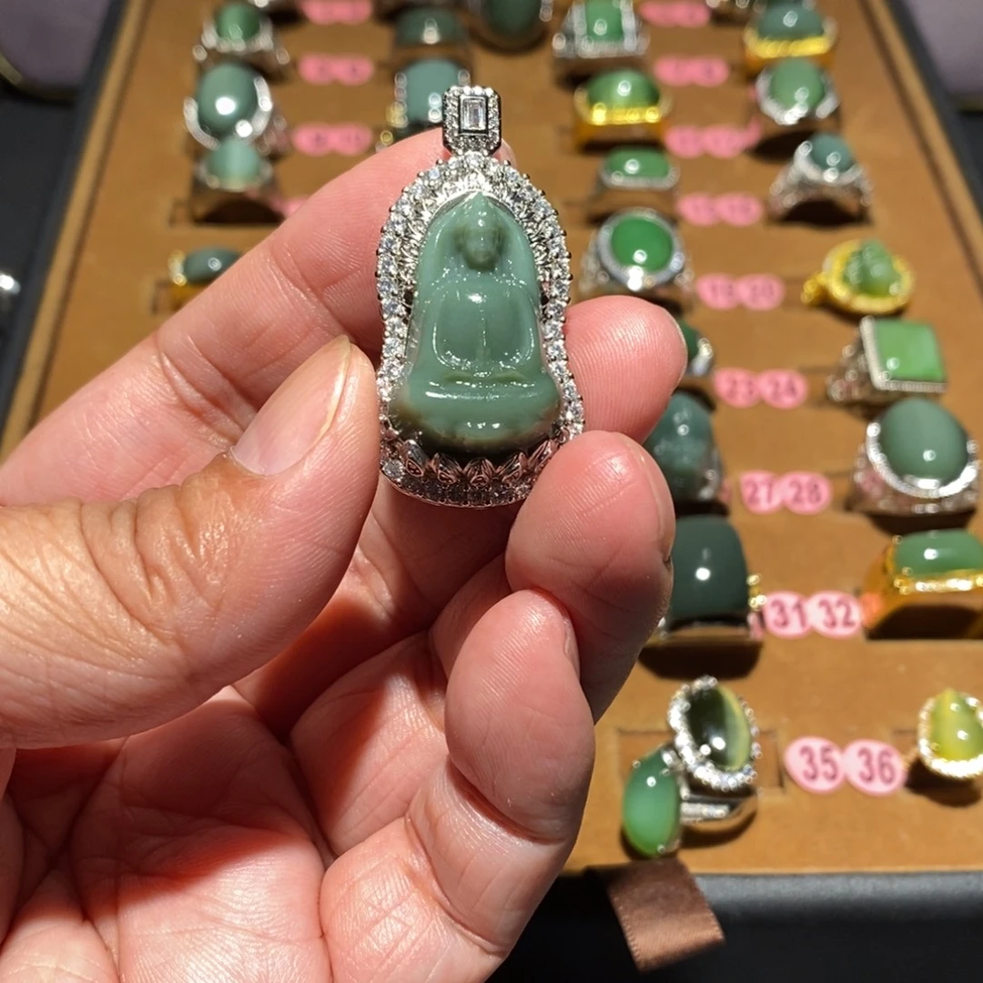 和田玉未镶嵌颈饰