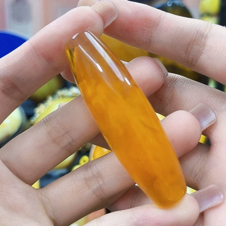 琥珀未镶嵌颈饰吊坠