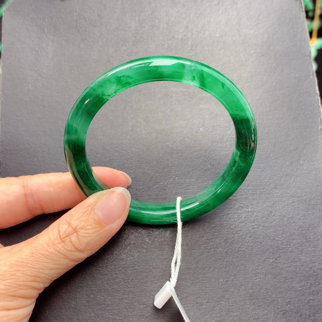 未镶嵌手镯石英质玉