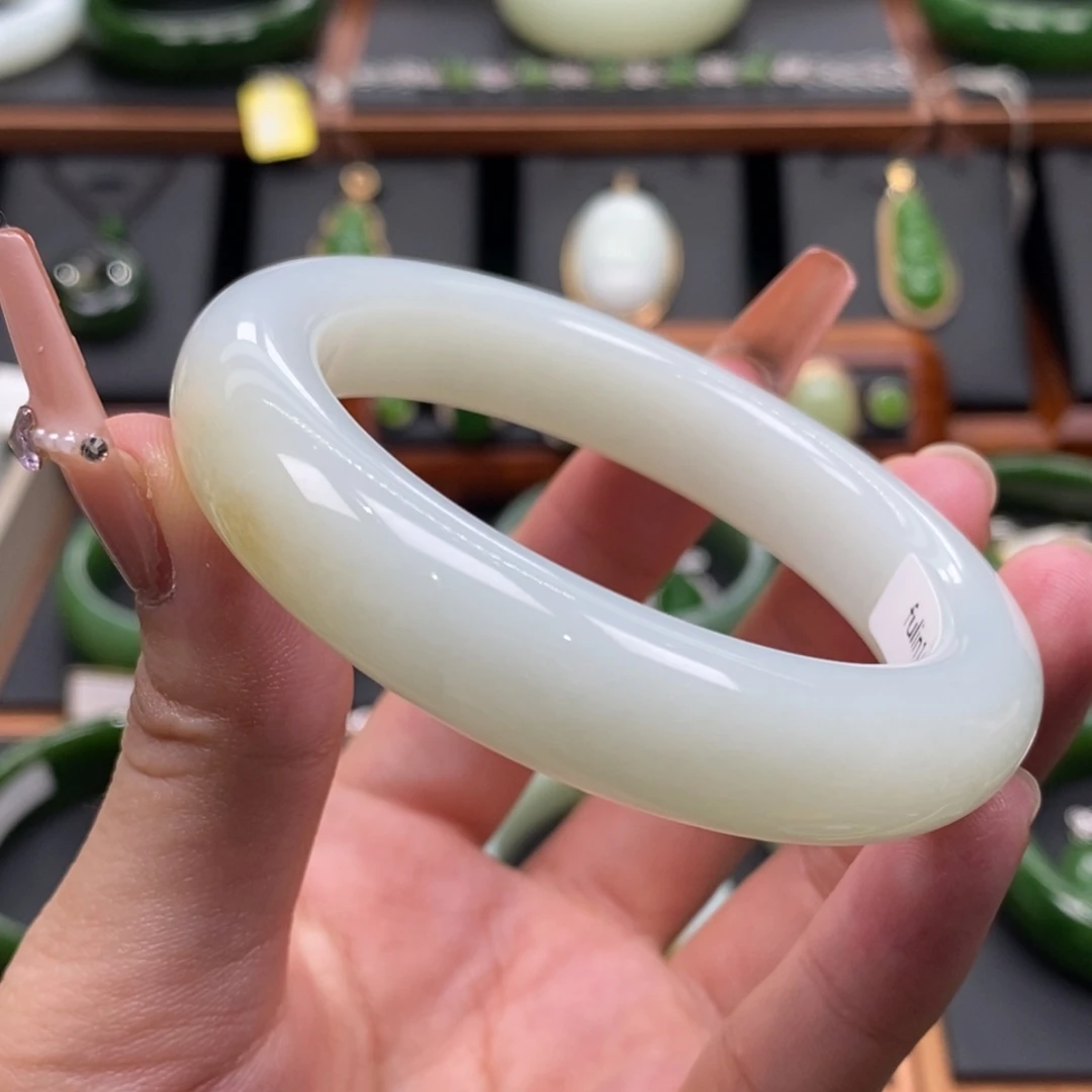 和田玉未镶嵌手镯5354