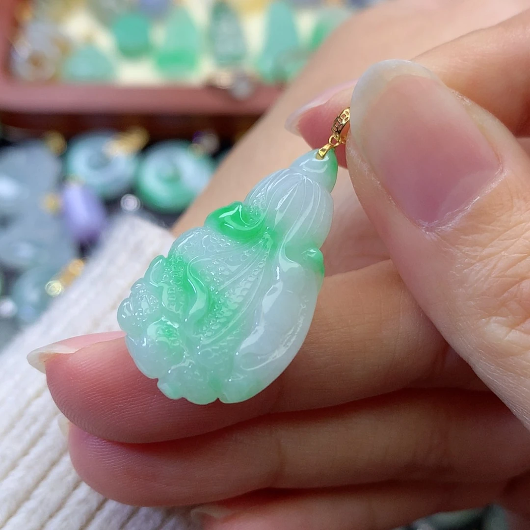 【闪购商品】吊坠(赠链)18K金镶嵌翡翠