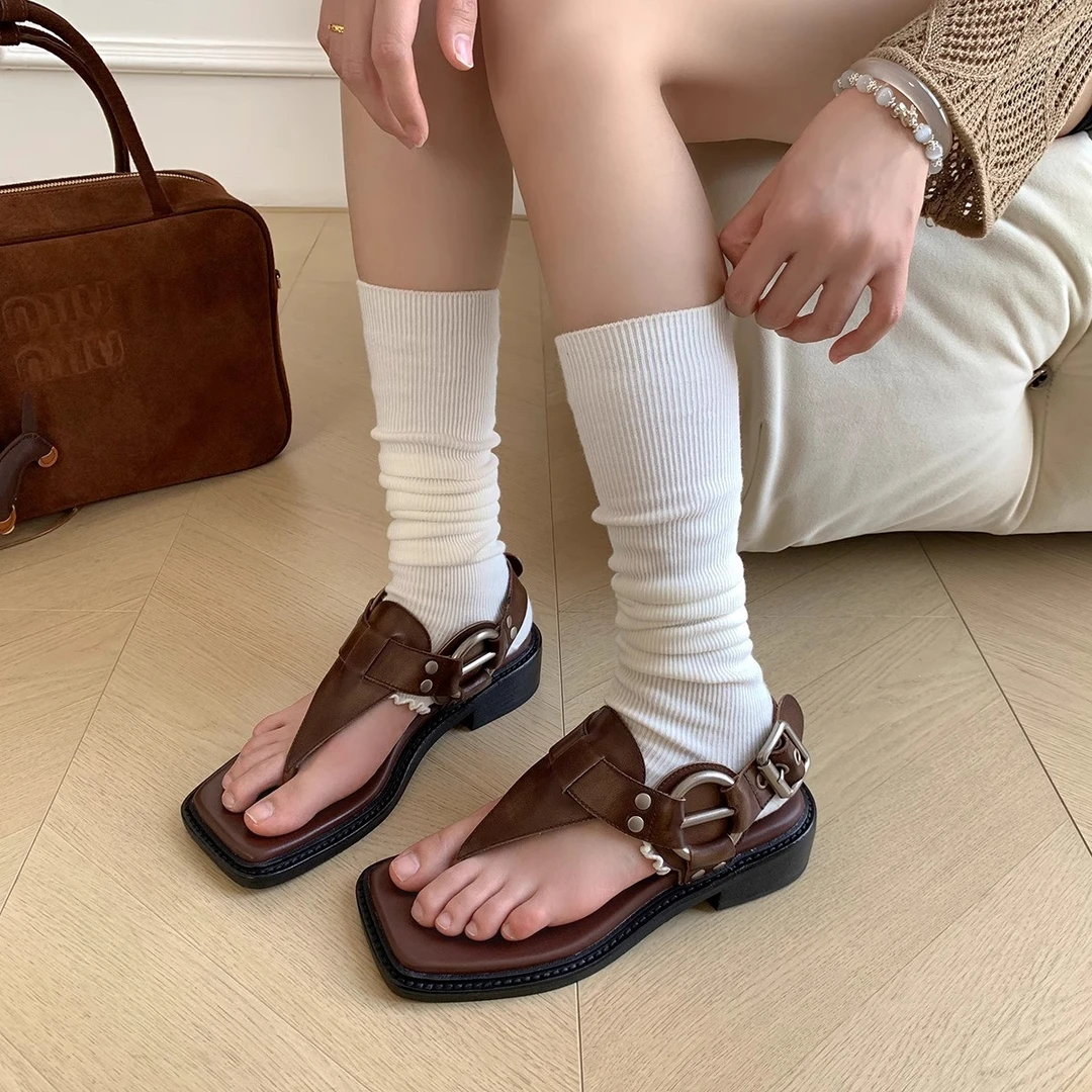 【喵喵风格】水洗饮奶牛皮平底凉鞋女