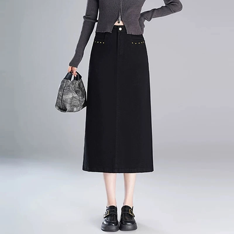 铆钉半身牛仔裙女秋季新款高腰时尚后开叉#4200