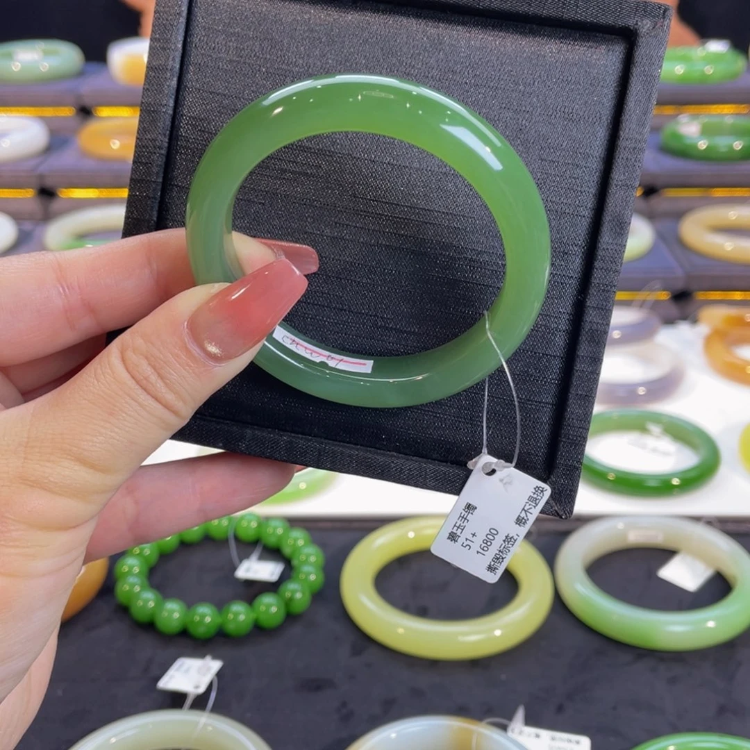 未镶嵌手镯和田玉冰底碧玉手镯51