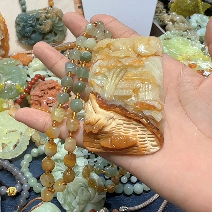 未镶嵌蛇纹石玉吊坠