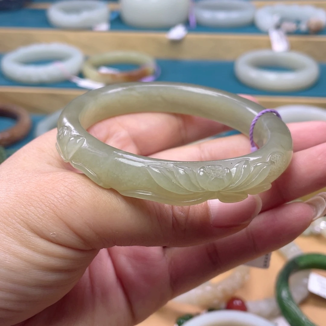 和田玉手镯未镶嵌5