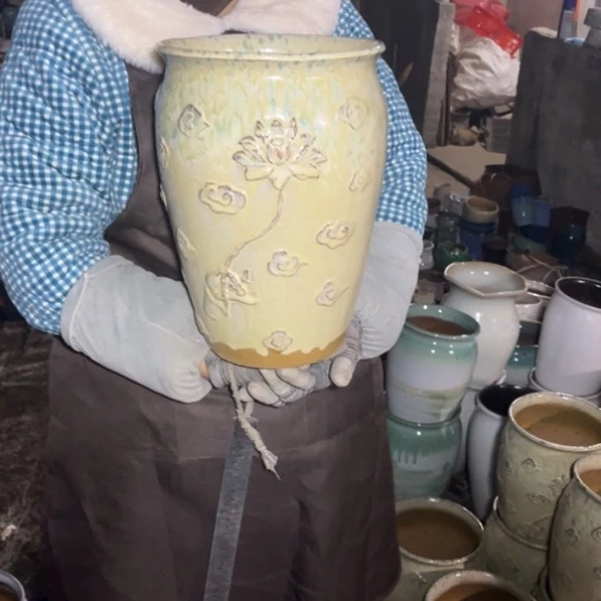 红陶口20高31瑕疵