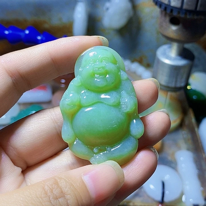 薛***薛和田玉未镶嵌颈饰