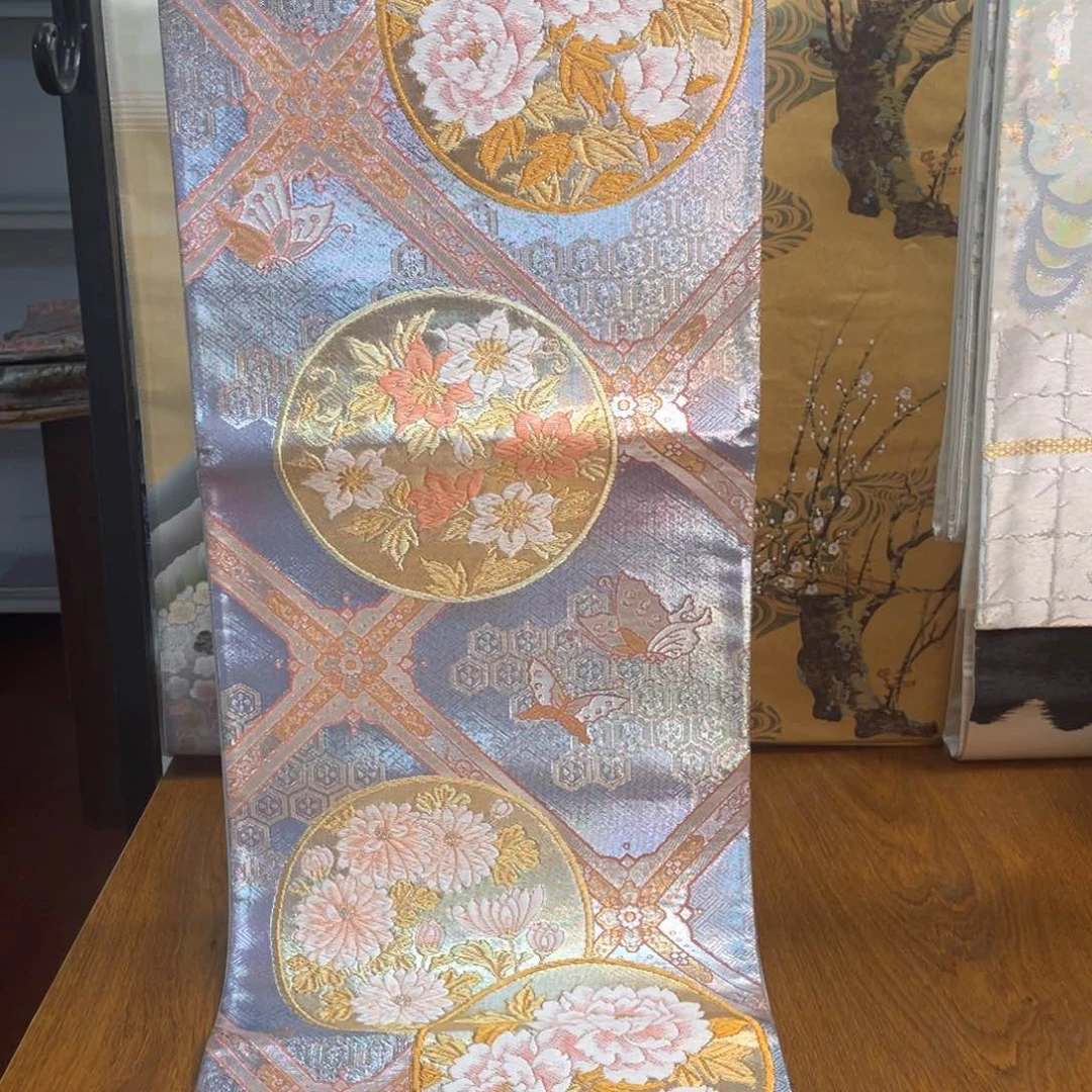 织绣小***匠引箔花卉织金