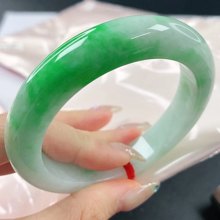 未镶嵌手镯翡翠，157