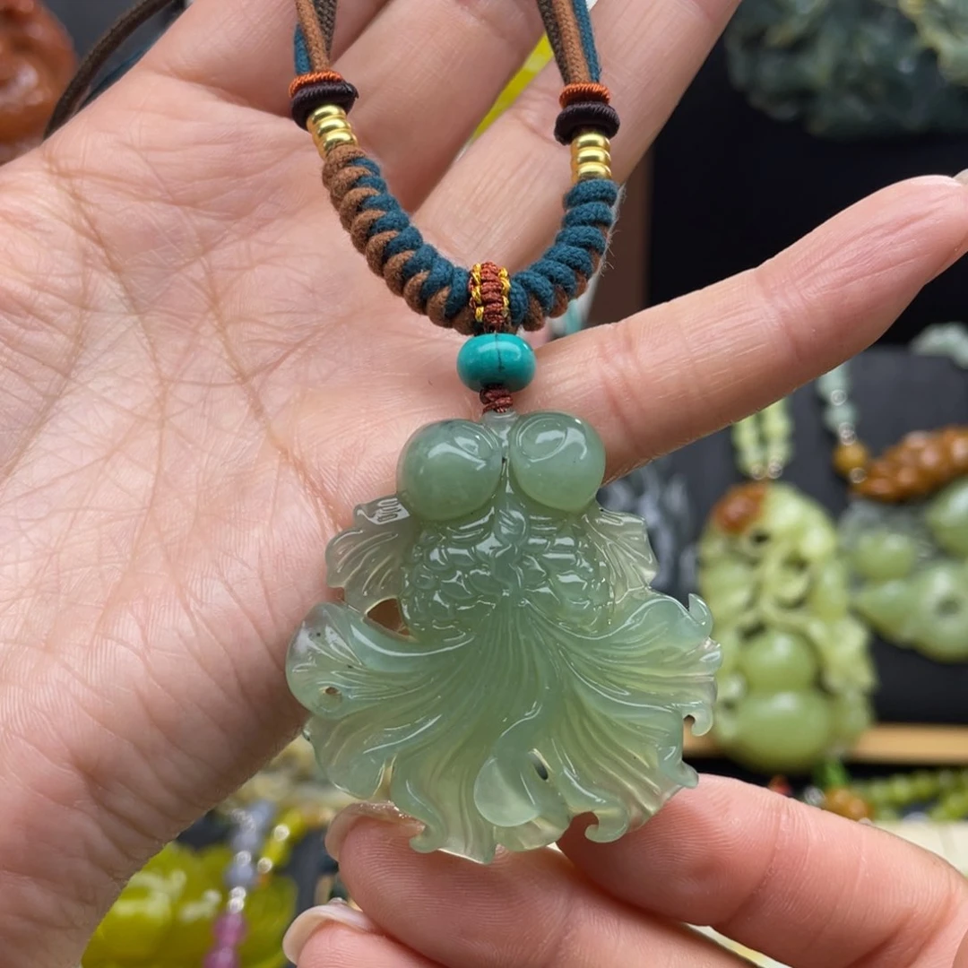 蛇纹石玉未镶嵌颈饰