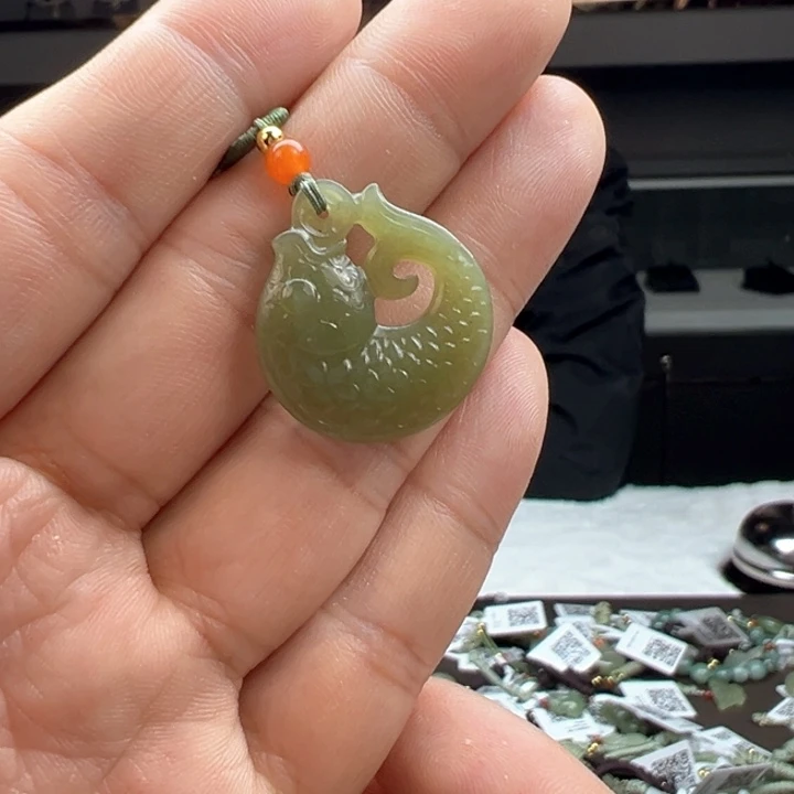 颈饰未镶嵌和田玉