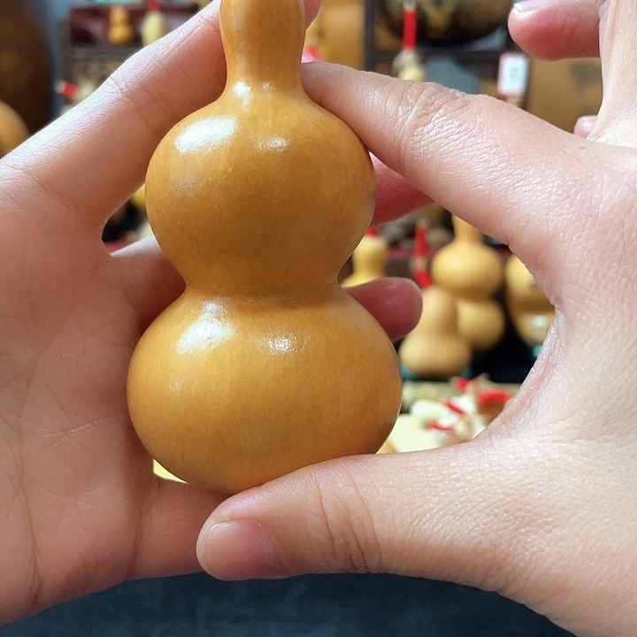 雲****瓶葫芦头和脸真的超级喜欢