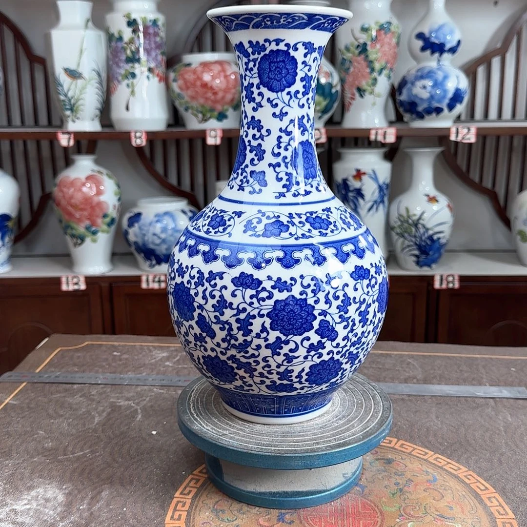 摆件景德镇陶瓷缠枝