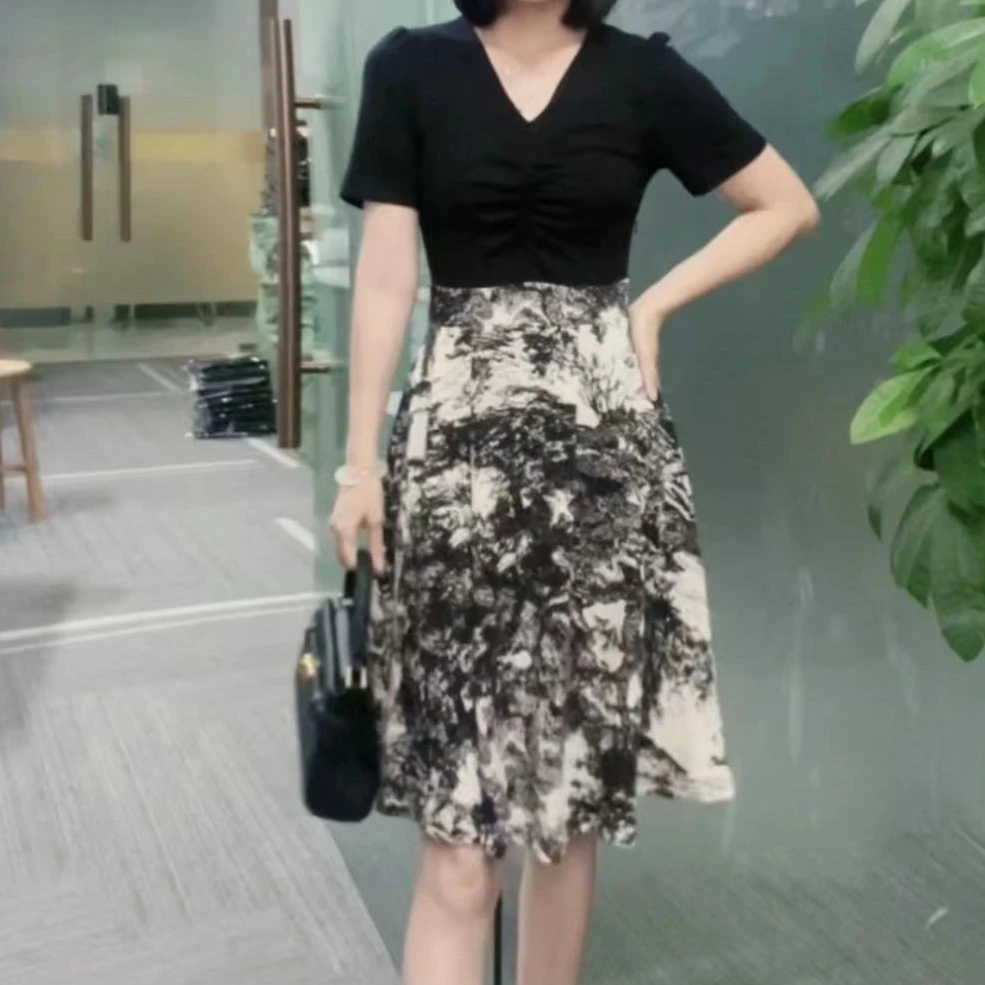 【新款上新】拼接气质显瘦女人味连衣裙Q191019