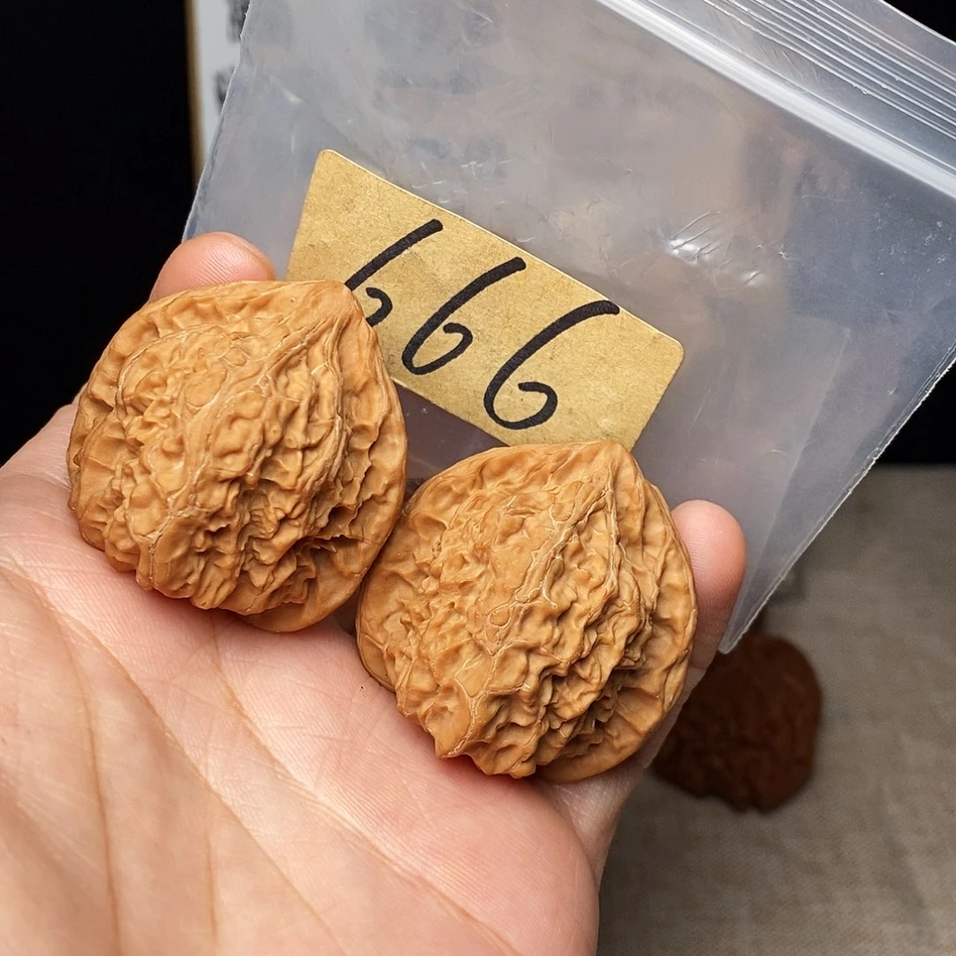 六***霍文玩核桃吊坠火焰马蹄