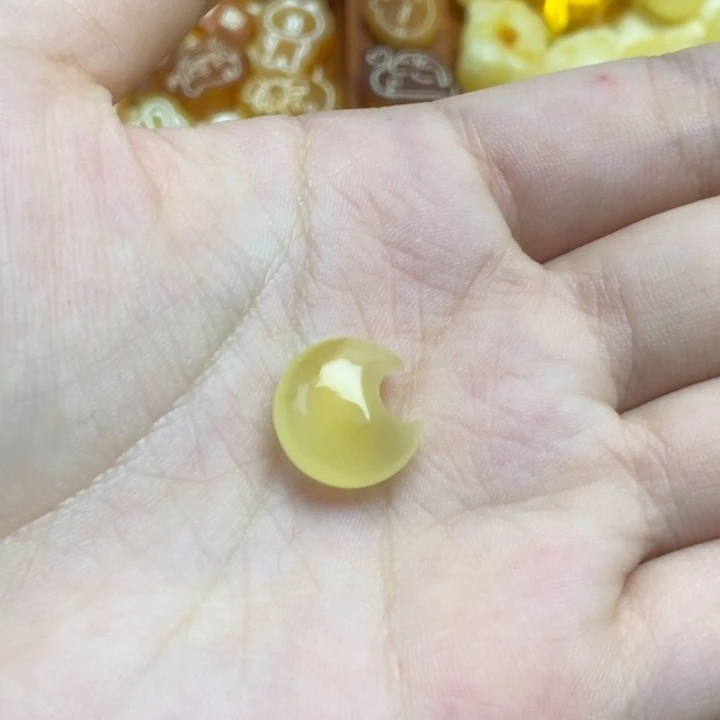 吊坠橄榄核小月亮