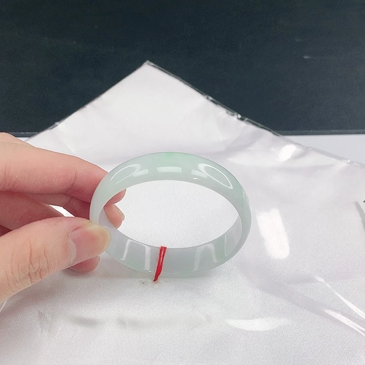 翡翠未镶嵌手镯圈50.9。05092